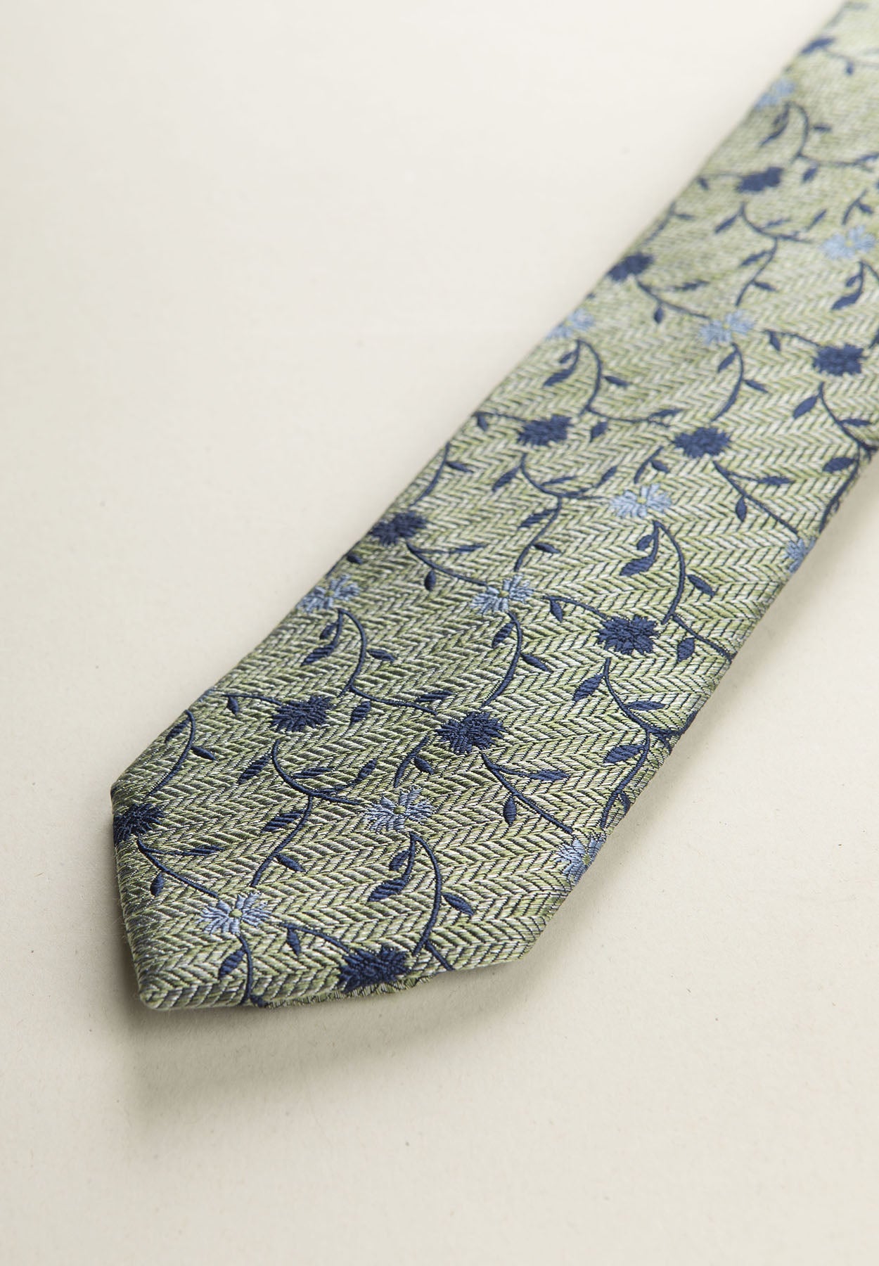 Green Tie With Blue Flowers And Silk And Cotton Texture