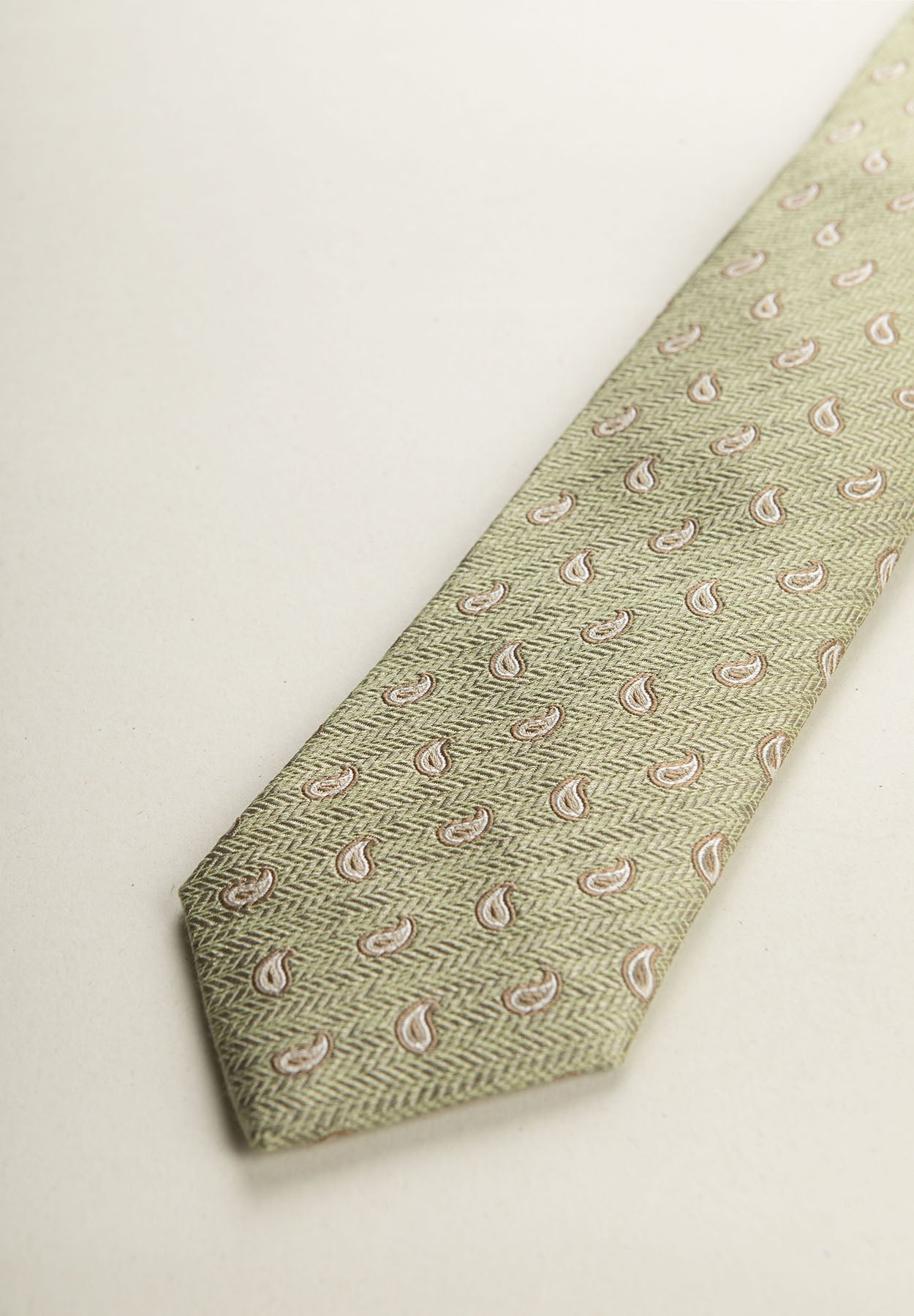 Greenish Tie With Beige Drops And Silk And Cotton