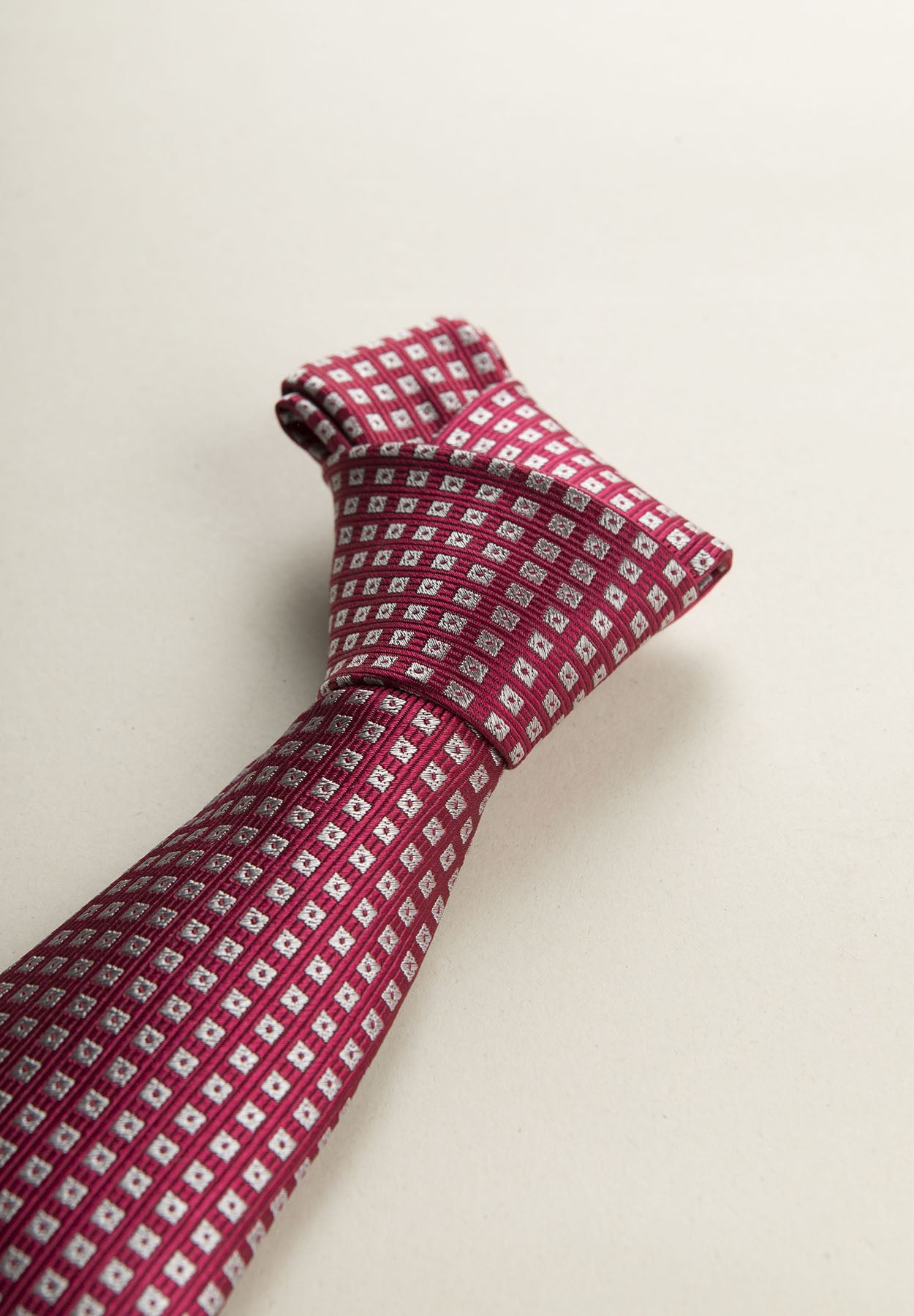 Dark Red Silk Tie With Silver Micro-Pattern