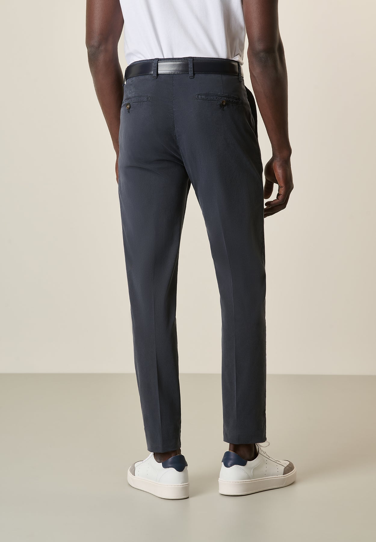 Slim Fit Blue Trousers With Pleats In Tencel Cotton