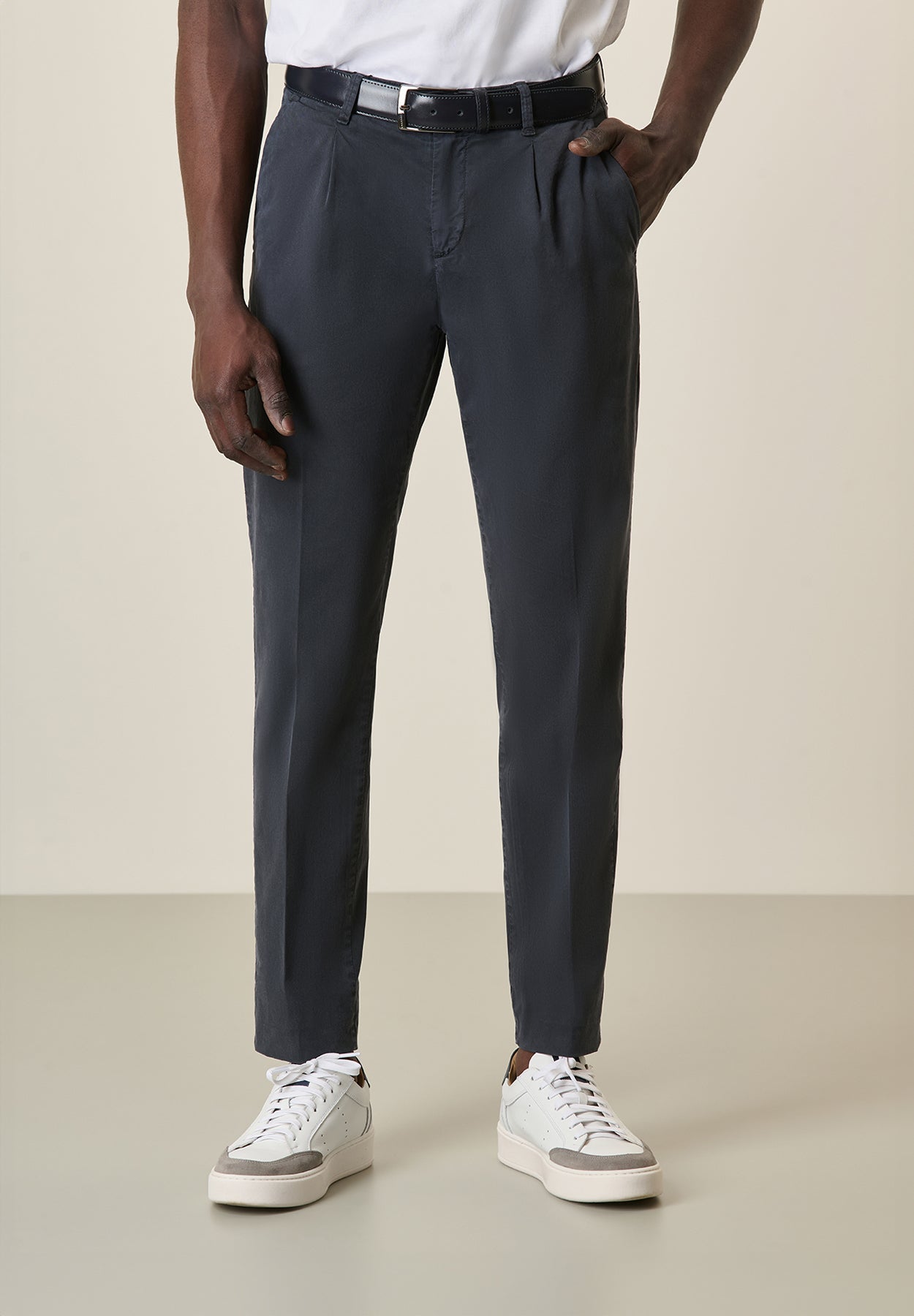 Slim Fit Blue Trousers With Pleats In Tencel Cotton