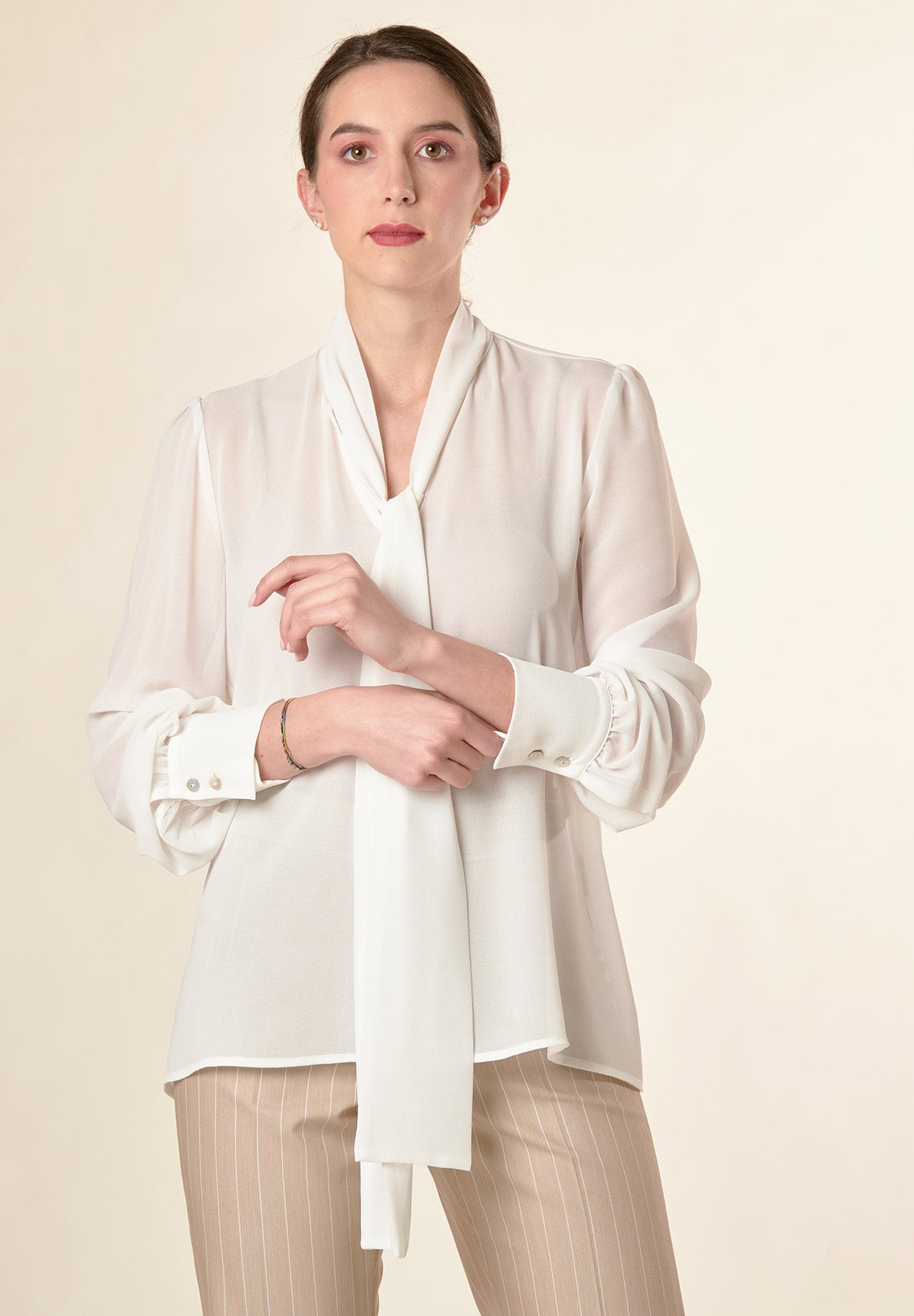 Camicia bianca crepe fiocco polsi alti-Angelico