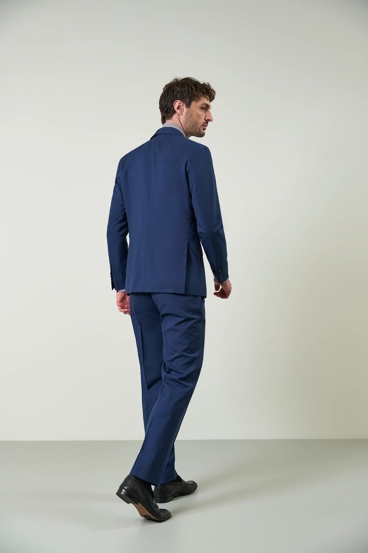 Custom fit blue micro-pattern wool suit