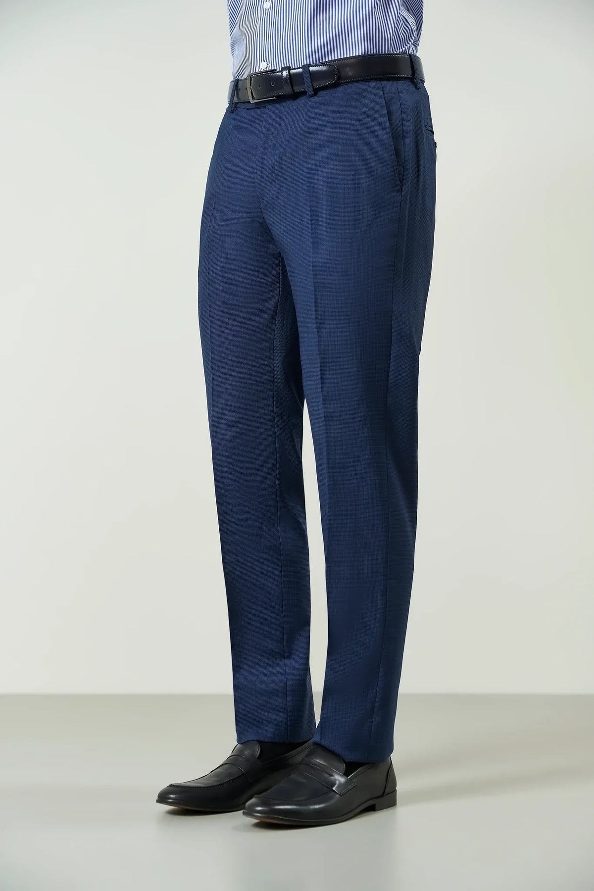 Custom fit blue micro-pattern wool suit