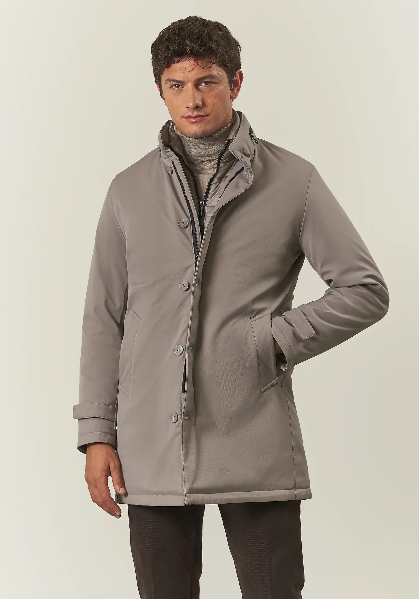 Waterproof sand technical coat with detachable bib