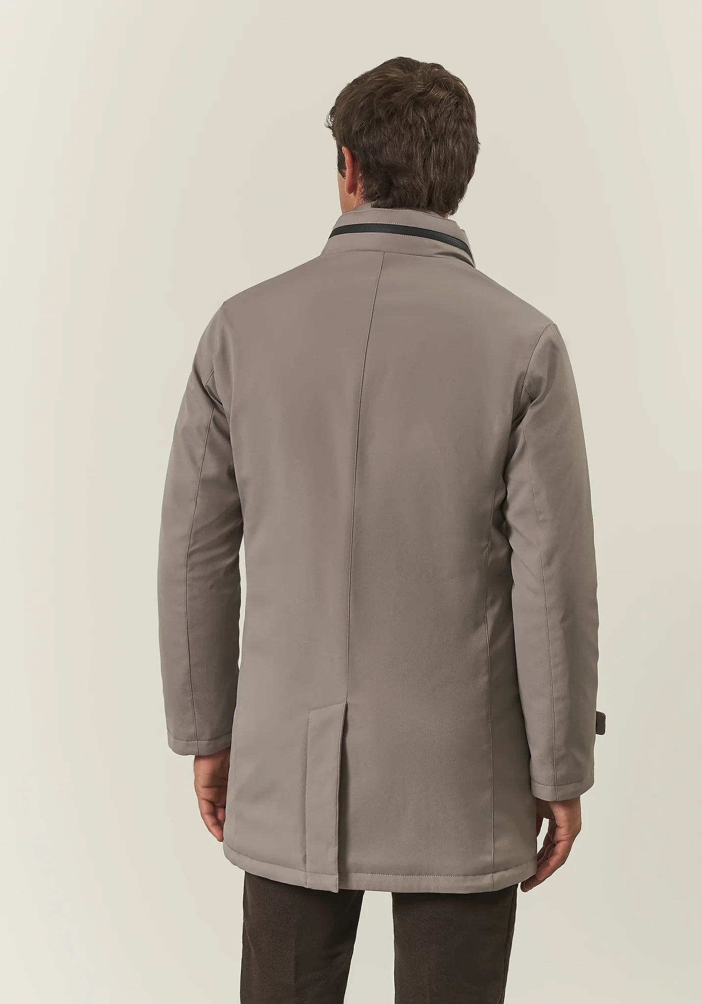 Waterproof sand technical coat with detachable bib
