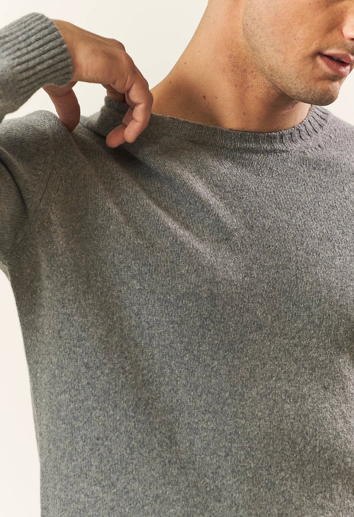 Pure cashmere crewneck in grey